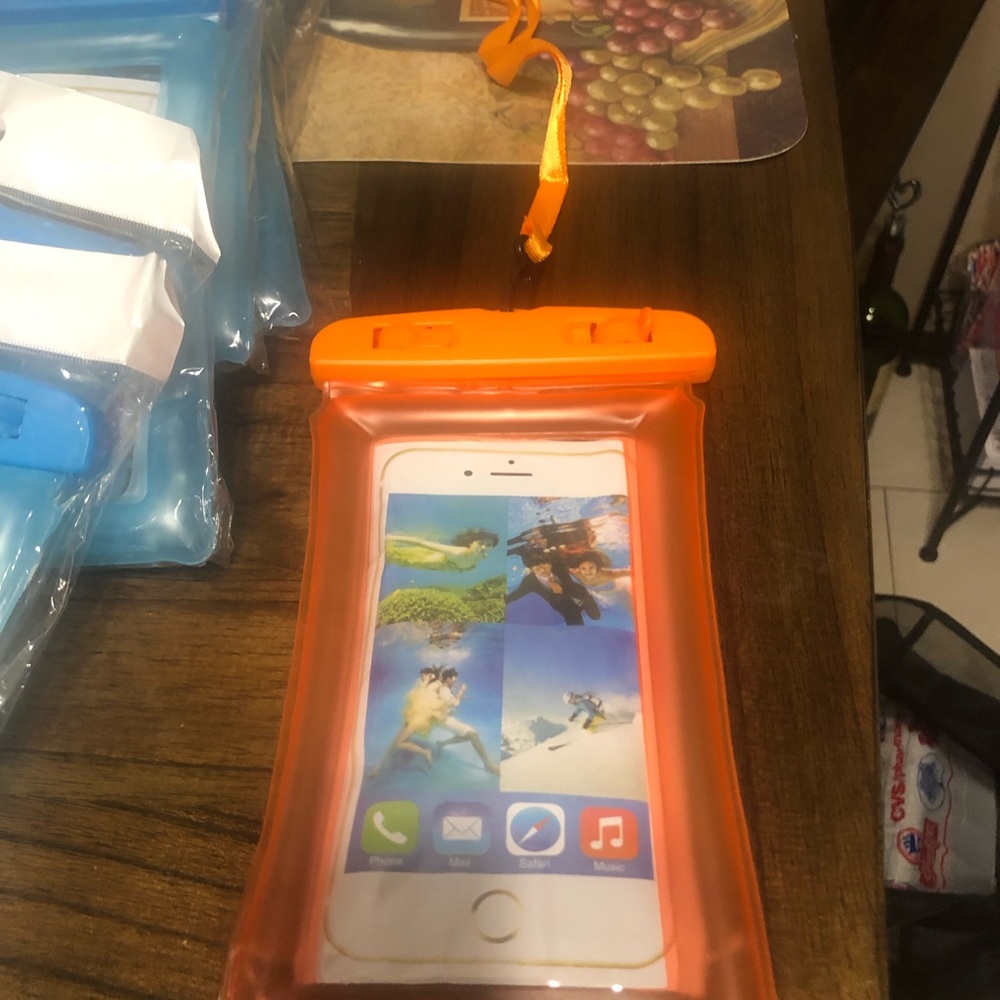 Water proof  cell phone  case brand new